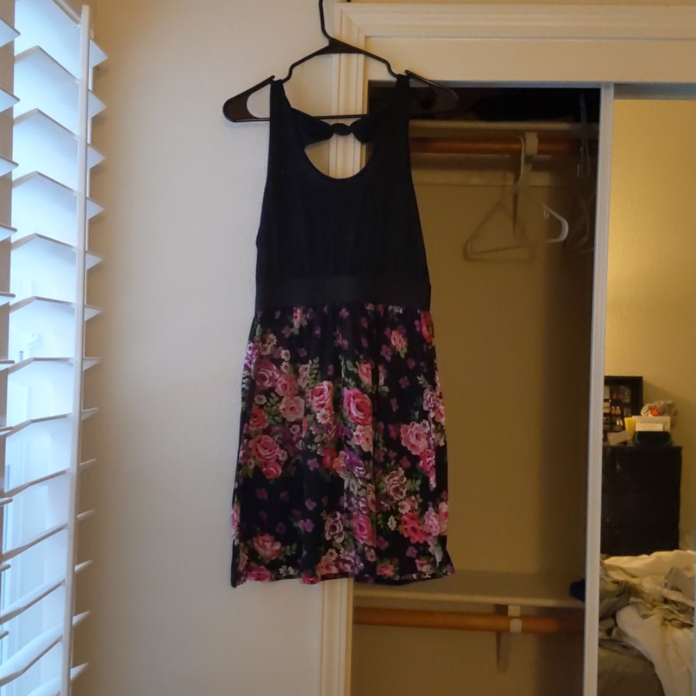 Adorable summer dress!